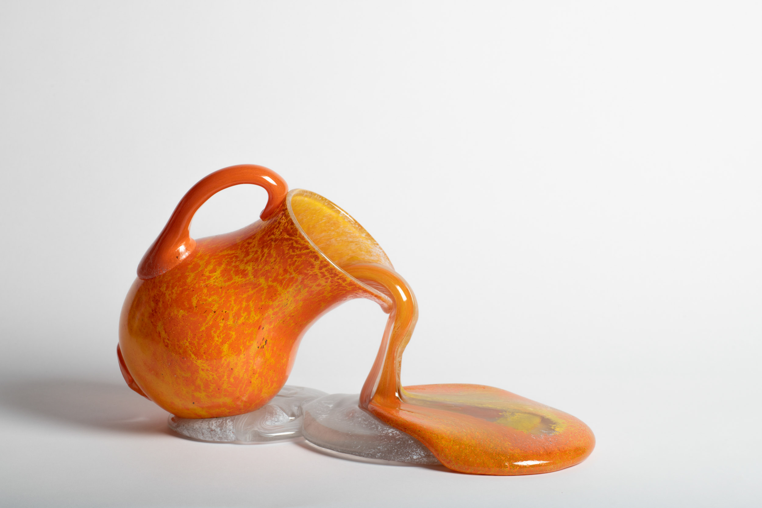 Cruche renversée "Hommage à César"